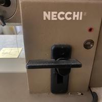 Macchina da cucire industriale Necchi