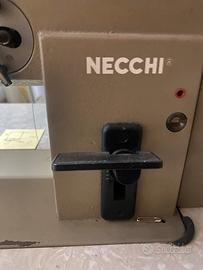 Macchina da cucire industriale Necchi
