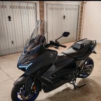 YAMAHA T MAX 560 AGOSTO 2025 