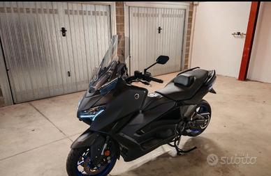 YAMAHA T MAX 560 AGOSTO 2025 