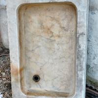 Acquaio di marmo