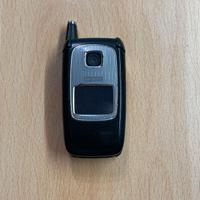 nokia 6103 senza alimentatore , con cover posterio