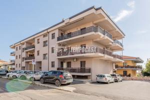 TRILOCALE RISTRUTTURATO SU DUE LIVELLI - ZONA PAPA