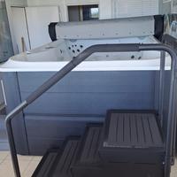 Piscina jacuzzi da esterno