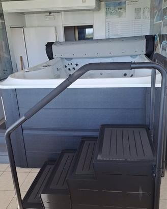 Piscina jacuzzi da esterno