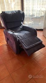 Poltrona alzapersona reclinabile 