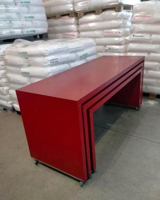 3 tavoli rosso bordeaux lucido con rotelle