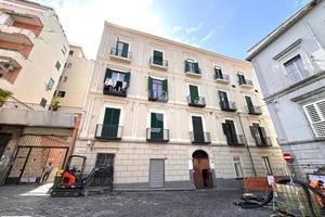 4 LOCALI A TORRE DEL GRECO