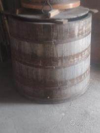 tino di legno  massiccio capacità 7 quintali