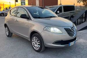 Lancia Ypsilon 0.9 TwinAir 85 CV 5 porte
