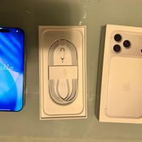 Iphone 17 pro max 256 gb bianco batt 100%