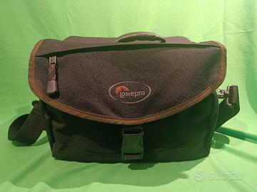 Borsa fotografica Lowepro Nova 4