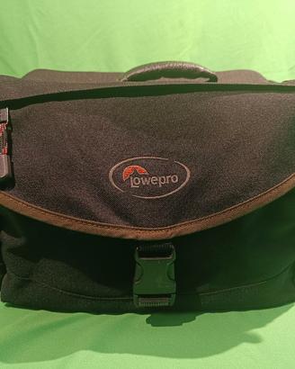 Borsa fotografica Lowepro Nova 4