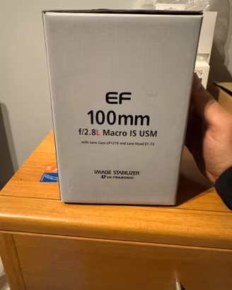Canon EF 100mm f/2.8L Macro IS USM - Serie L