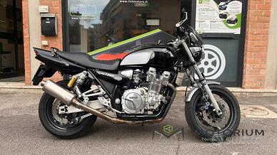 Yamaha XJR 1300 racer