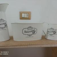 tre vasi decorativi