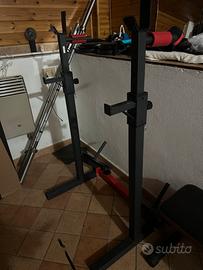 Rack regolabile quasi nuovo , con dip station