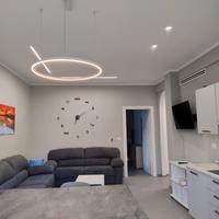 Trilocale con terrazzo e posto auto 150 m dal mare