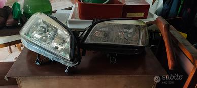 fari anteriori Opel Zafira 