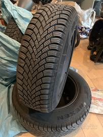 Pneumatici invernali 175/70 R14 montati su cerchi
