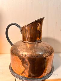 Antiquariato-vari espositori in rame