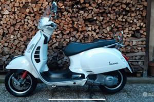 Vespa 300 gts