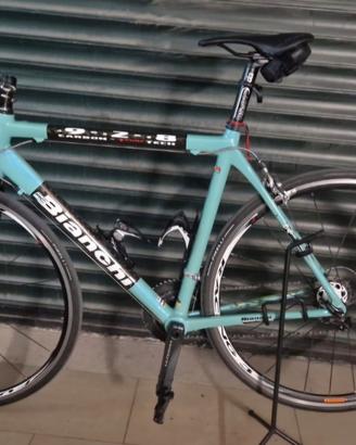 Bici corsa bianchi  in carbonio  