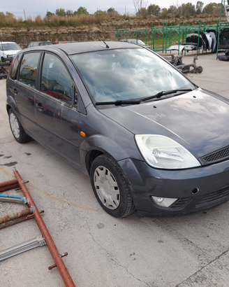 Ford fiesta 1.4 td 2004 ricambi
