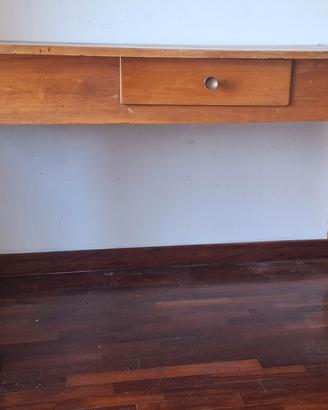 Tavolo artigianale legno chiaro