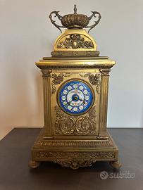 Orologio da tavolo in ottone e ceramica