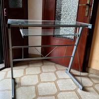 Scrivania in vetro temperato e acciaio 