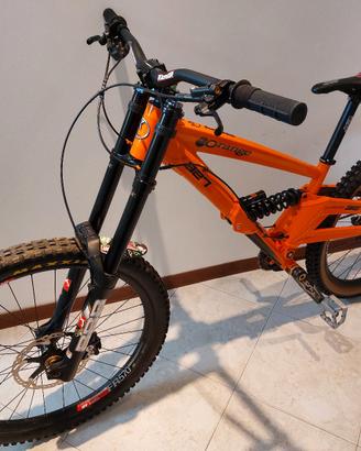 Orange 327 downhill M