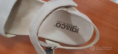 Sandali beige