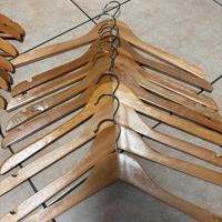 Appendi abiti in legno