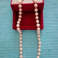 collana di perle rosa