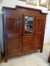 armadio in noce antichizzato 