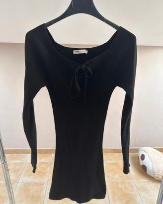 Tubino nero a maniche lunghe