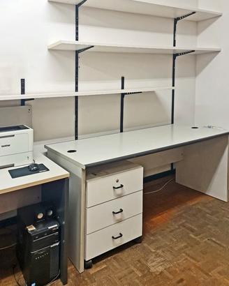 Scrivania ufficio 162x77 con cassettiera su ruote