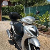 Scooter SUZUKI SIXTEEN 125