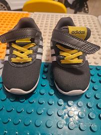 scarpe adidas n.22 come nuove