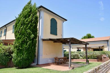 75 SAN VINCENZO Trilo 6 doppi servizi giardino