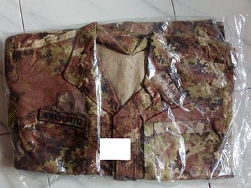 Militaria Mimetica NUOVA tg. 48 confezionata.