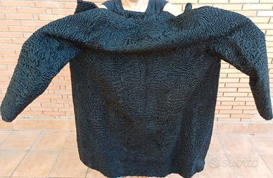 Cappotto in pelliccia Astrakan nero