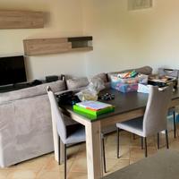 Soggiorno con tavolo