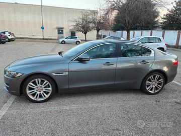 Jaguar XE 2.0 Prestige 180 CV