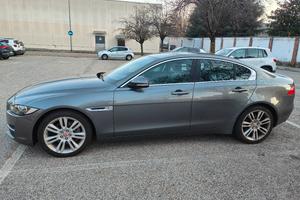 Jaguar XE 2.0 Prestige 180 CV