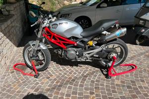 Ducati Monster 1100