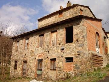 Rustico / Casale di 225 m² con più di 5 locali e b
