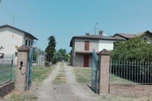 Casa semindipendente con area esterna