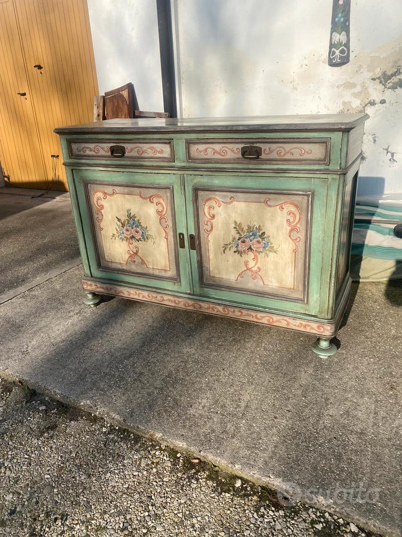Credenza tirolese antica decorata restaurata Arredamento e Casalinghi